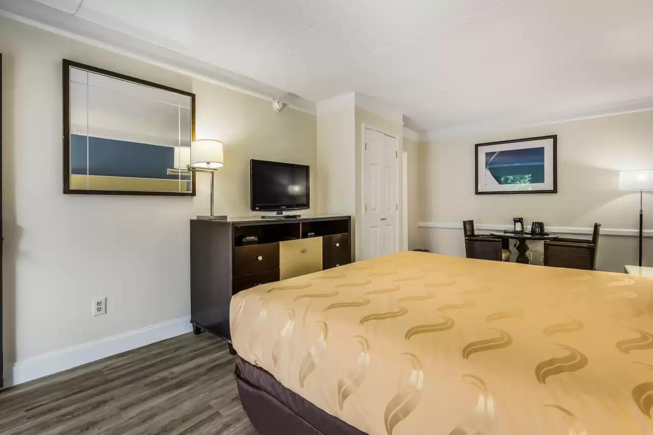 Quality Inn 3*